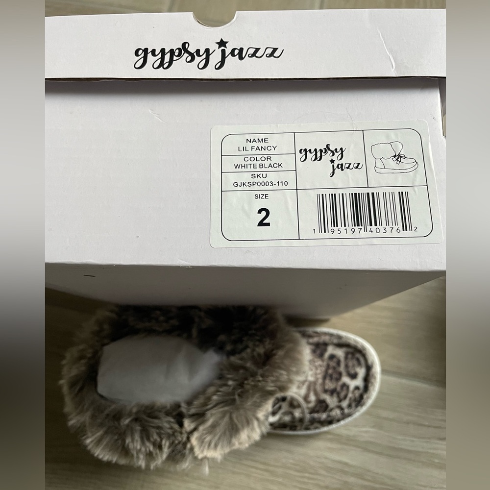 New in box Gypsy jazz Lil Fancy lined boots